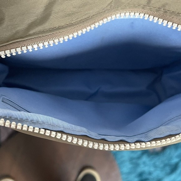 Baggallini Crossbody Purse Travel Tan Khaki Excellent Condition - Picture 14 of 16